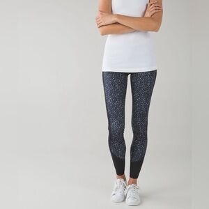 Lululemon Drop It Like It’s Hot Tight Size 4